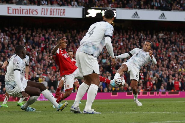 Arsenal slo Liverpool fortsatt på førsteplass